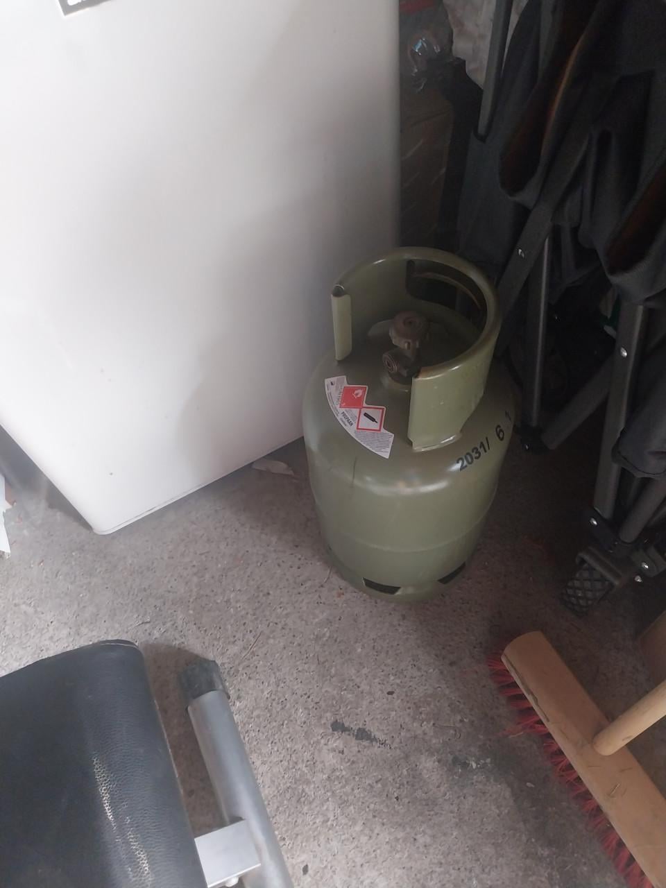 Terrasverwarmer met gasfles leeg