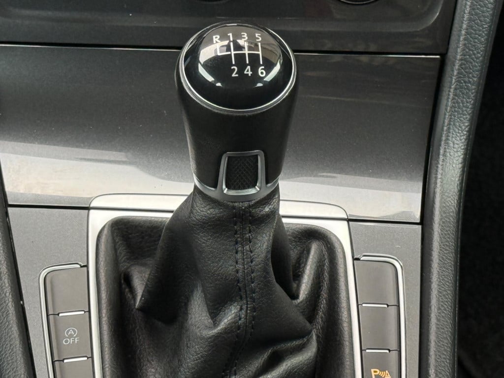 Volkswagen Golf 1.5 tsi comfortline business