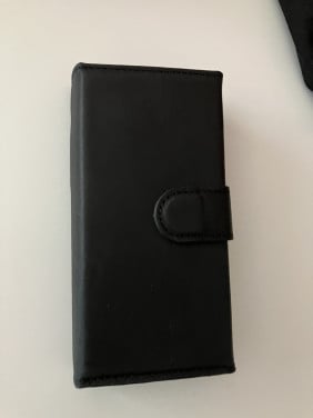 Telefoonhoesje of portemonnee voor de Iphone SE 20/8/7 zwart leer