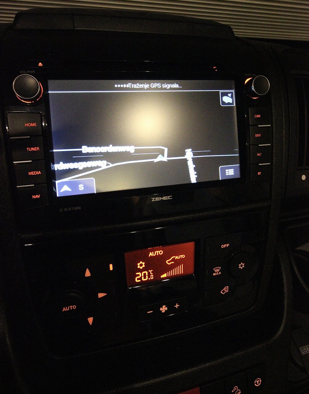 LMC Breezer (Lengtebedden, Compact ) Klaar voor kampeerseizoen 2026!!!!!!