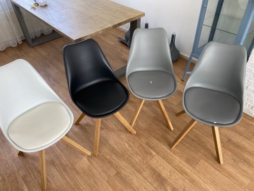 Vier stoelen