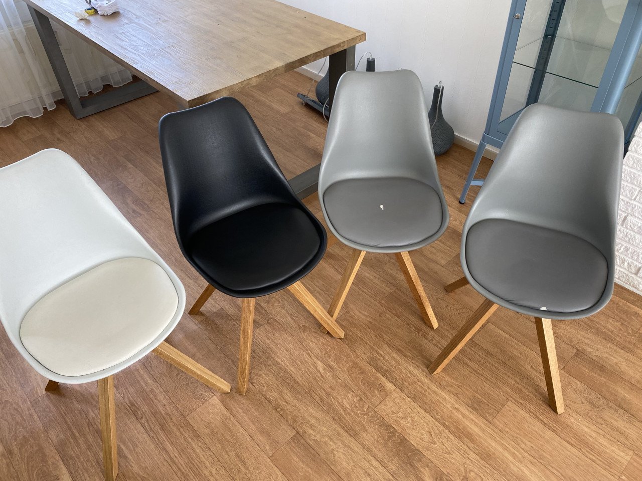 Vier stoelen