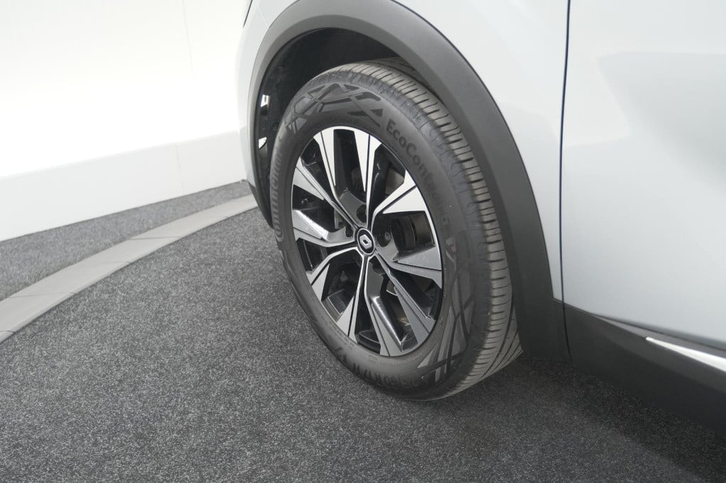 Renault Captur tce 140 edc techno | camera | 9.3 inch groot scherm | stoelv
