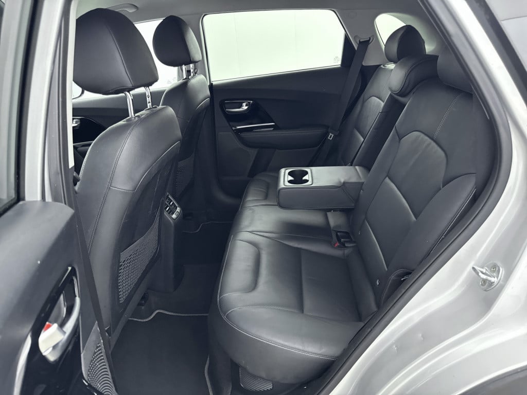 Kia Niro 1.6 gdi hybrid businessline | navigatie | parkeercamera | hybride 