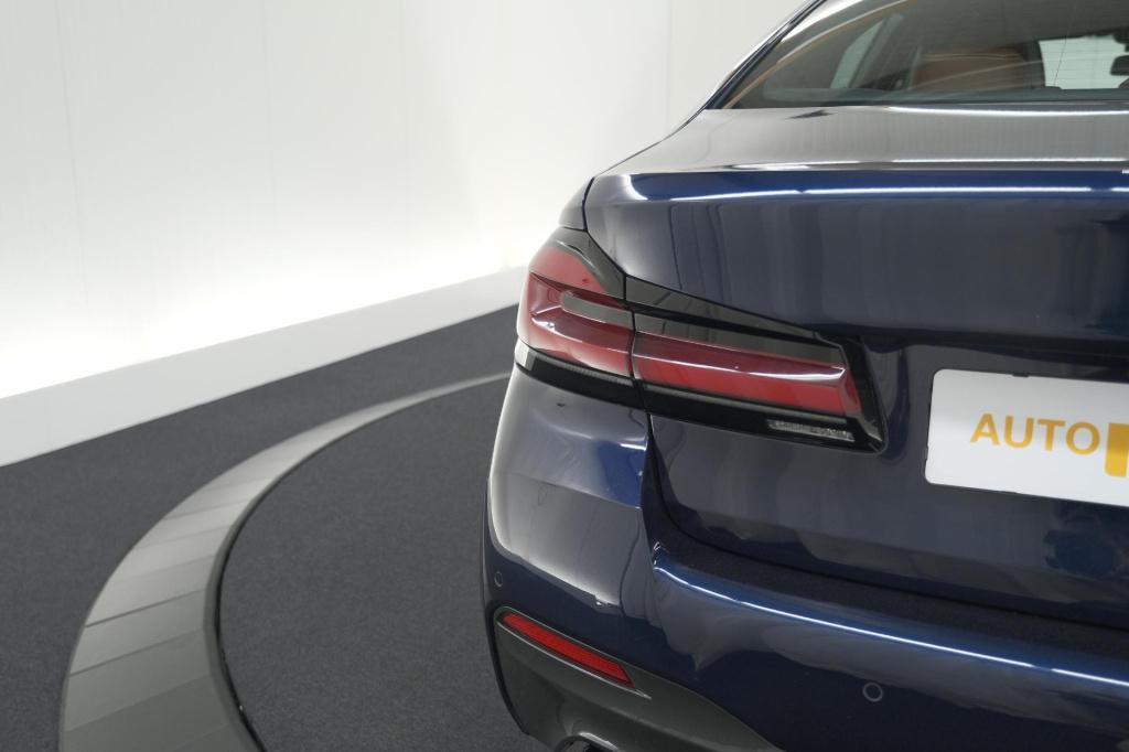 BMW 5 Serie 545e xdrive business edition plus | m sportpakket | driving ass