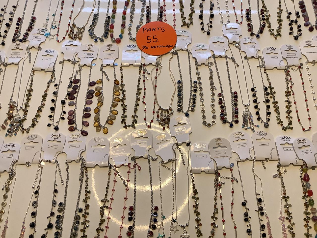 Partij mooie MKM Design kettingen. ( partij 55)