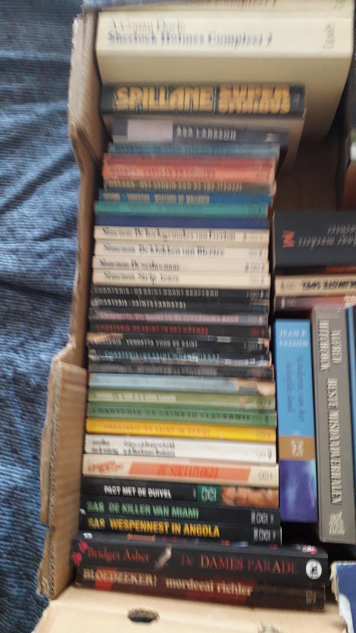 Doos boeken thrillers