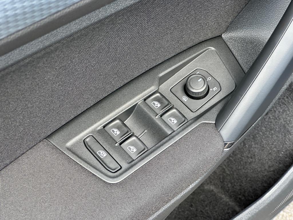 Volkswagen Tiguan 1.5 tsi 150pk dsg life | camera | trekhaak | navi | carpl