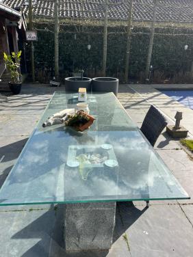 Glazen tuintafel
