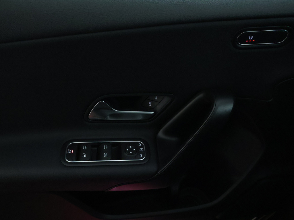 Mercedes-Benz A-Klasse 200 business line | panorama schuif/kanteldak | park
