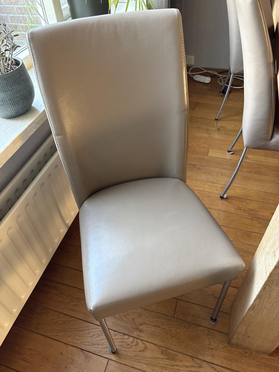 4 eetkamer stoelen