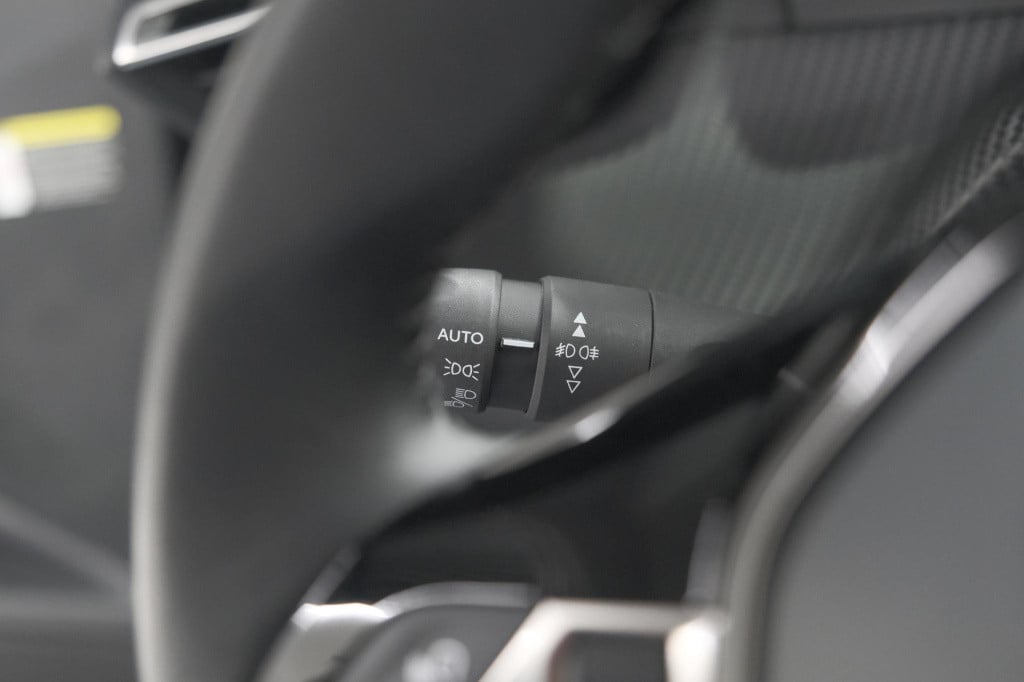 Peugeot 2008 puretech 102 allure pack | camera | apple carplay | parkeersen