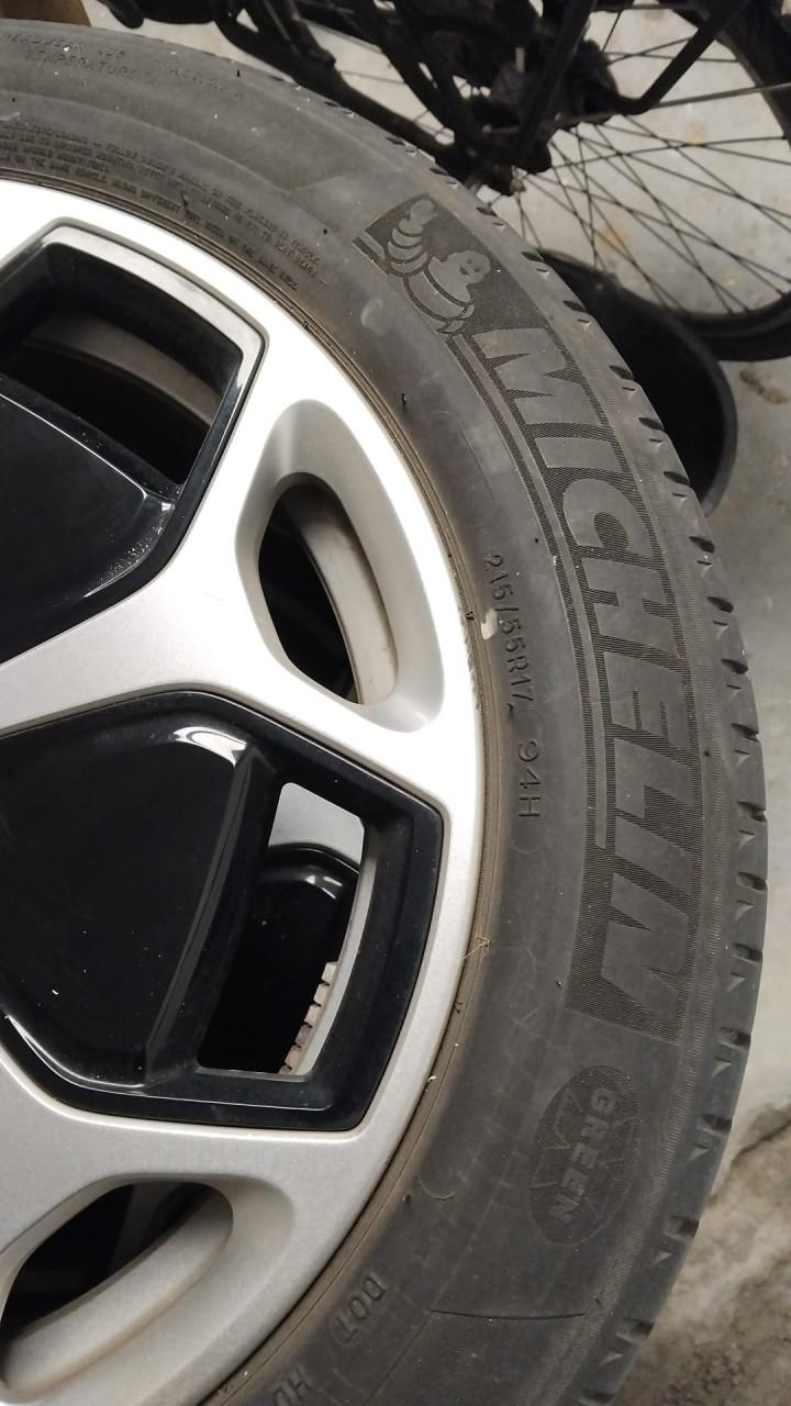 4 zomerbanden van ampera met velgen