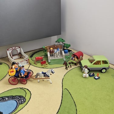 Playmobil paarden wasplaats koetsjes dierenarts paardenbox