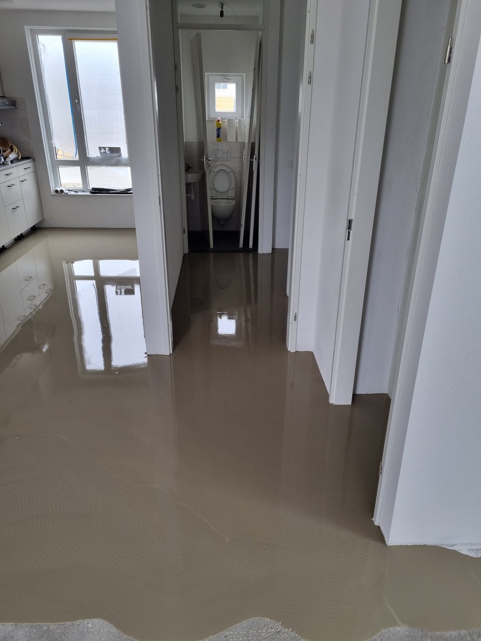 Laminaat of pvc laten leggen? (ook andere klussen)