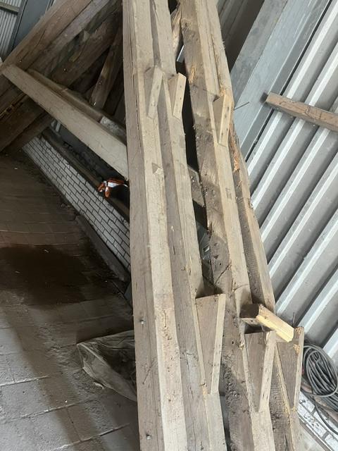 Houten spanten ( 4 stuks )