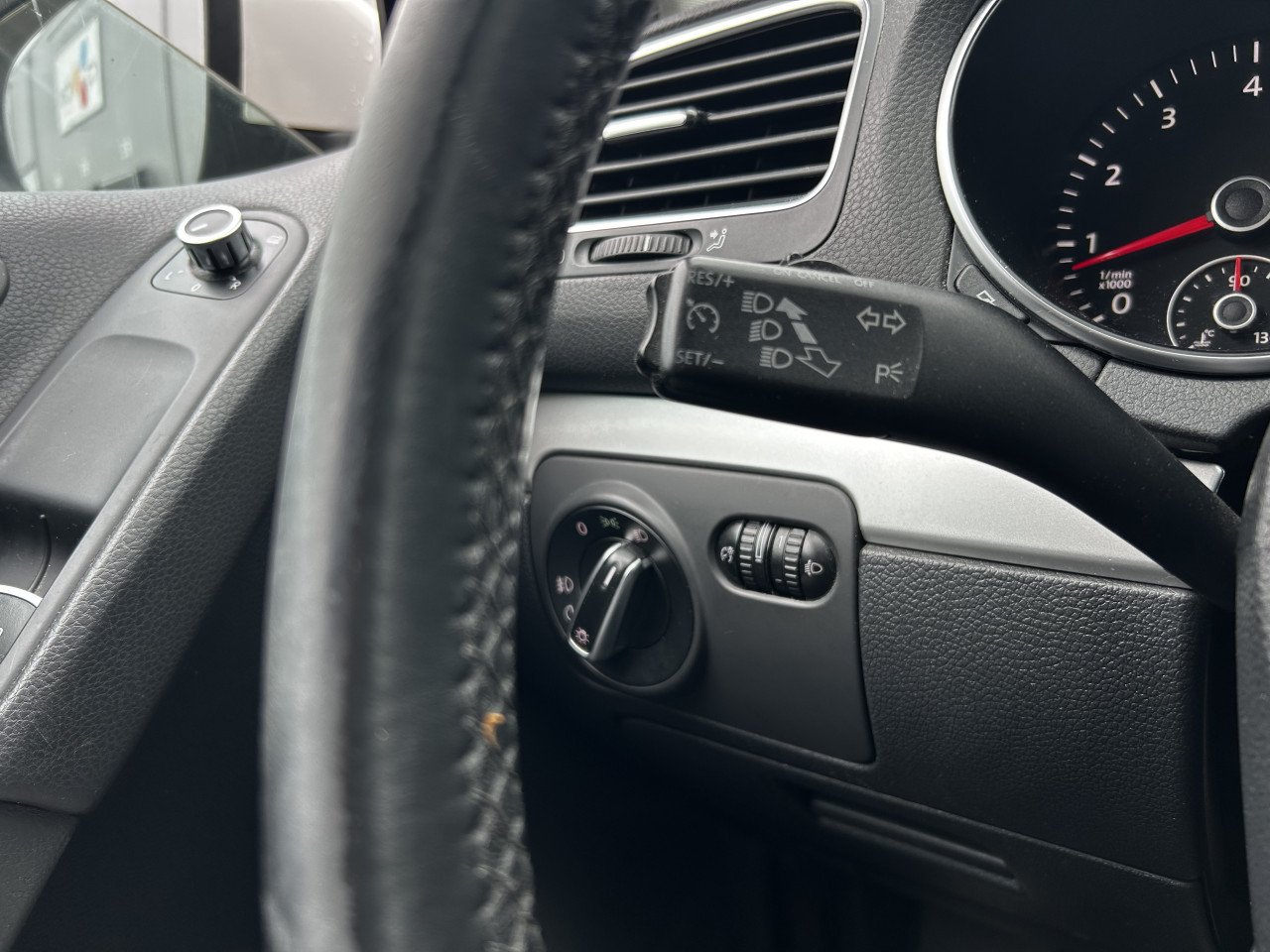 Volkswagen Golf 1.4 TSI Highline/STOELV/APK/CRUISE CONTR/PDC