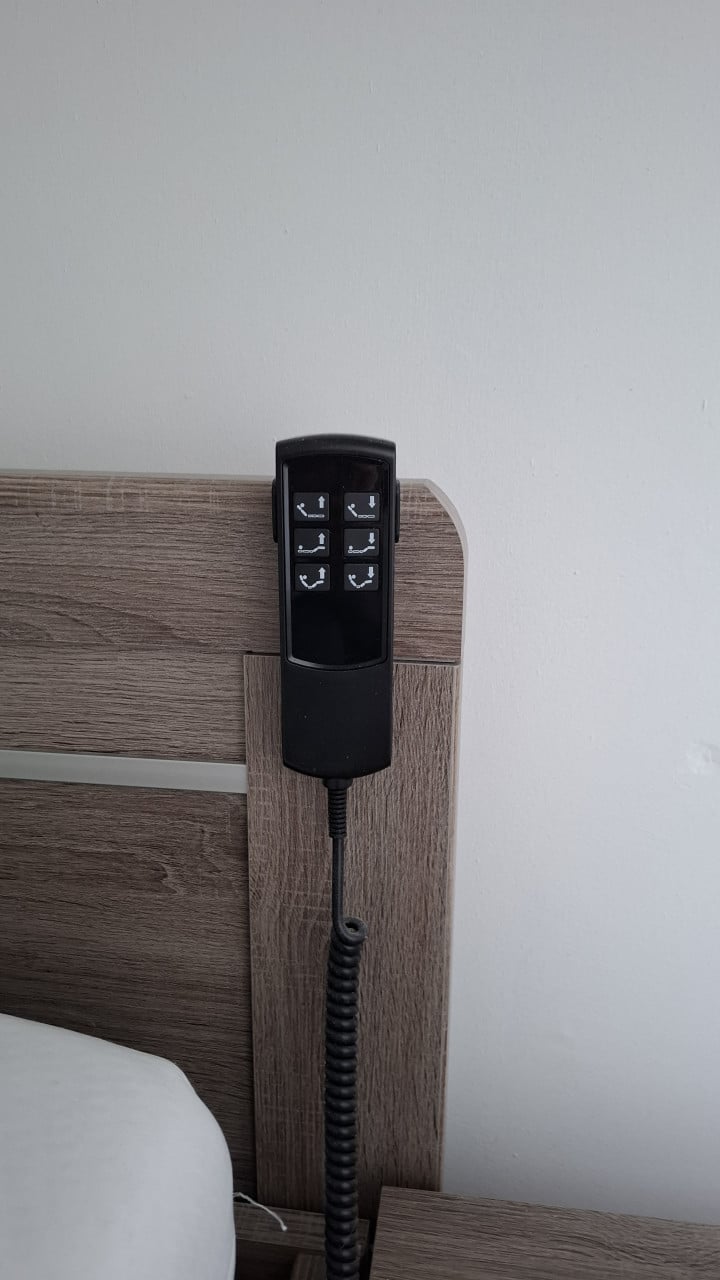 2 persoonsbed bed (uitrijdbaar)