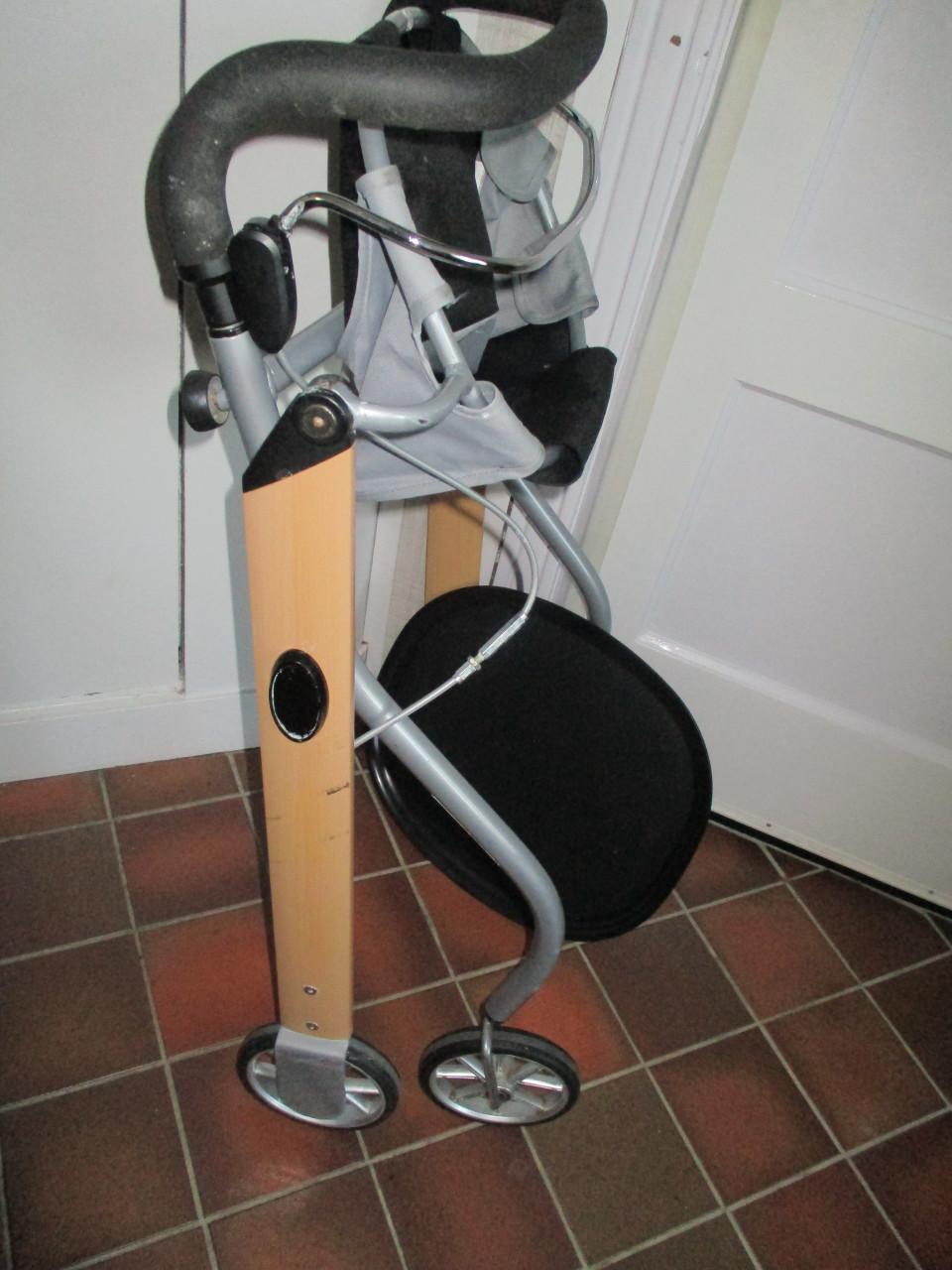 TRUST binnen rollator met mandje en dienblad