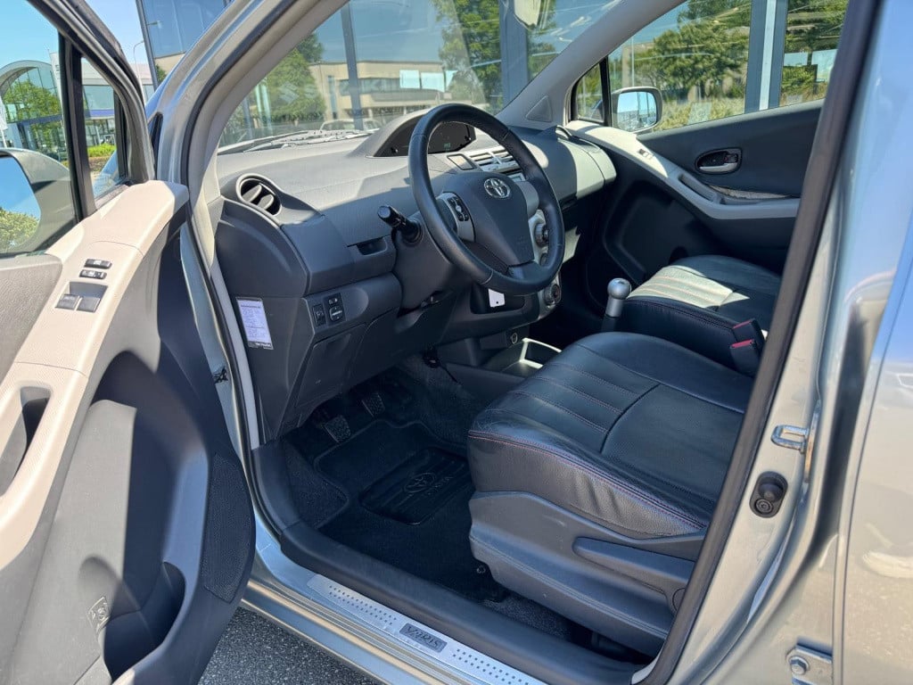Toyota Yaris 1.3 vvti executive