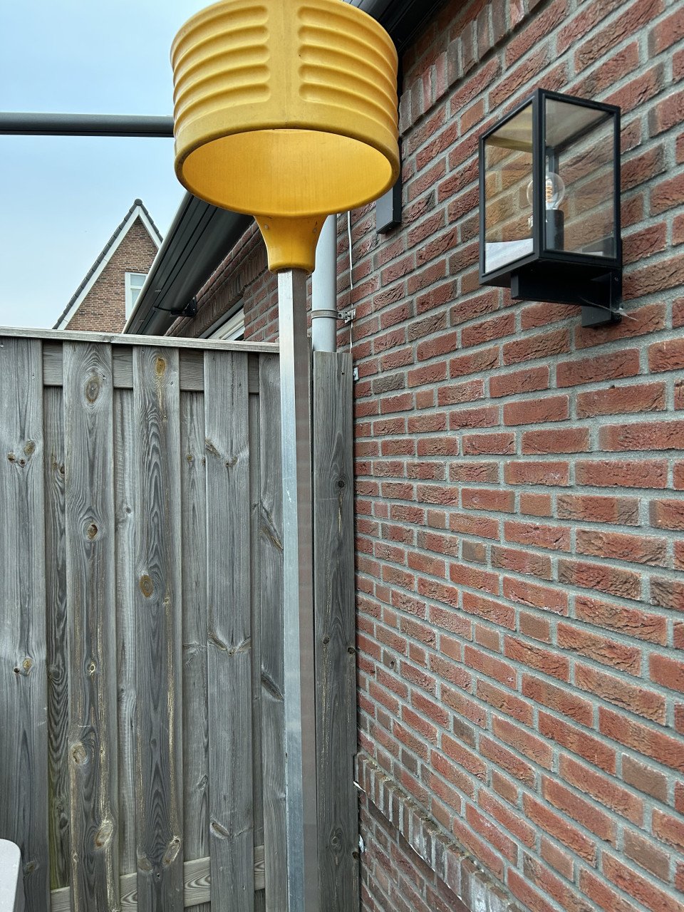 Korfbal paal met korf ,verstelbaar in 3 standen