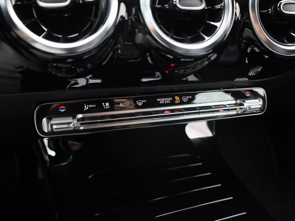 Mercedes-Benz A-Klasse 250 e luxury line | automaat | lmv | half leder | vi