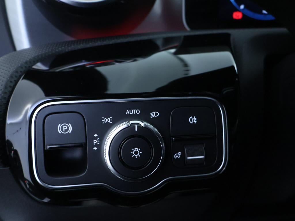 Mercedes-Benz Cla 200 business solution amg | panoramadak | trekhaak | amg-