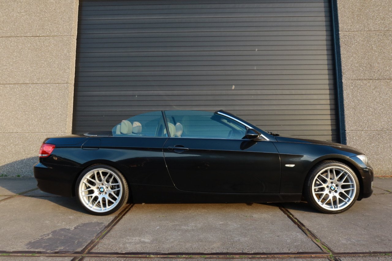 BMW 325i Cabriolet high executive 145DKM 2007