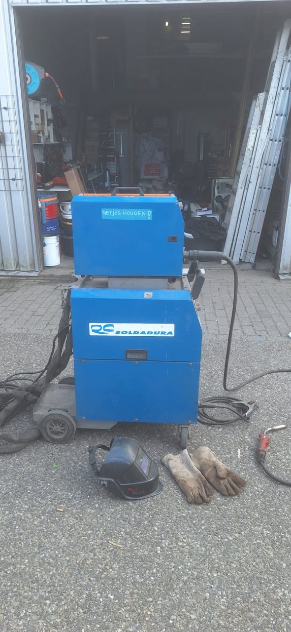 REHM SYNERGIC 354S Lasapparaat