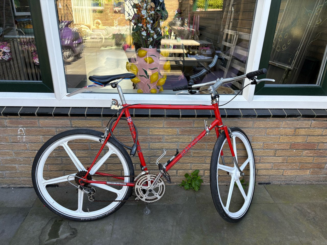Zelf bouw fiets met frame van raleigh