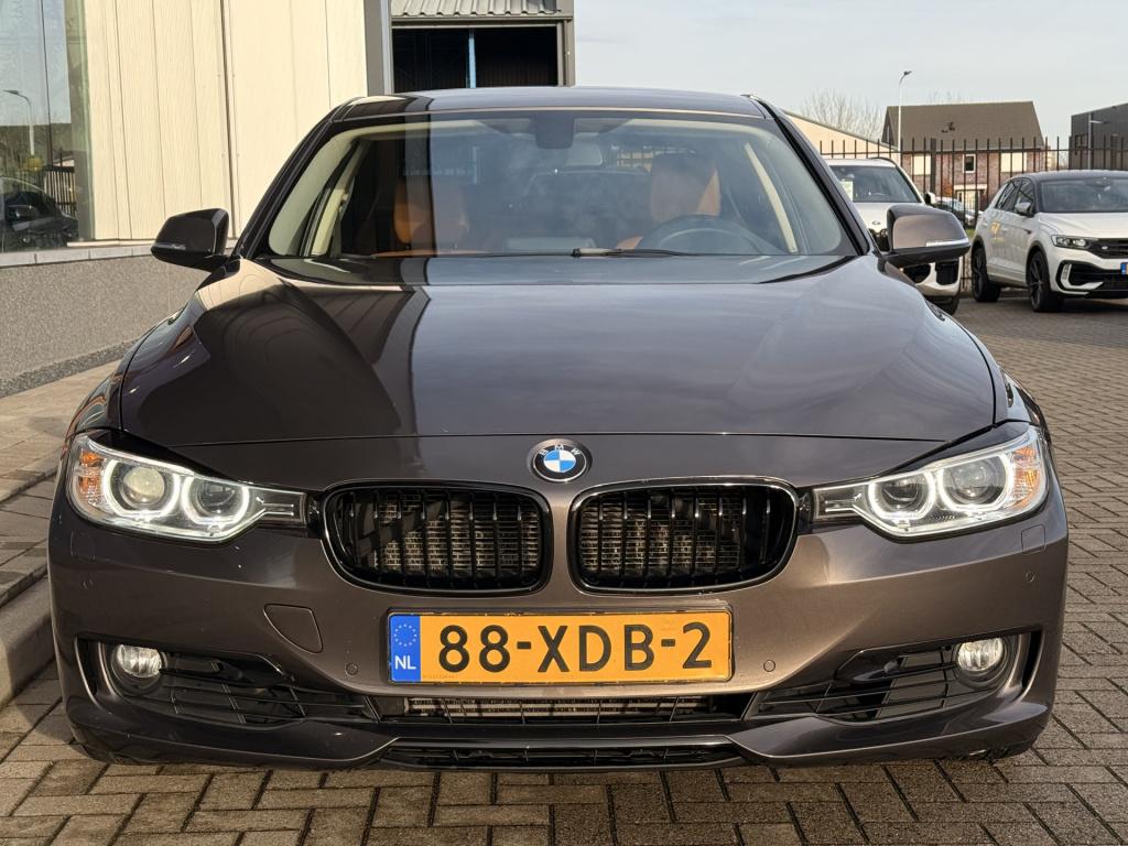 BMW 3-serie 320i high executive | harman/kardon | leder | v + a parkeersens