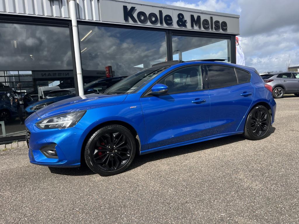 Ford Focus 1.0 ecoboost hybrid 155pk st line x , panodak , winterpack
