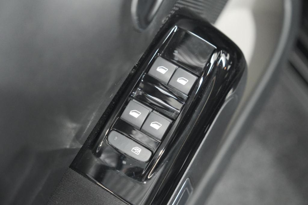Citroen C3 puretech 110 eat6 max | apple carplay | parkeersensoren | 16 inc