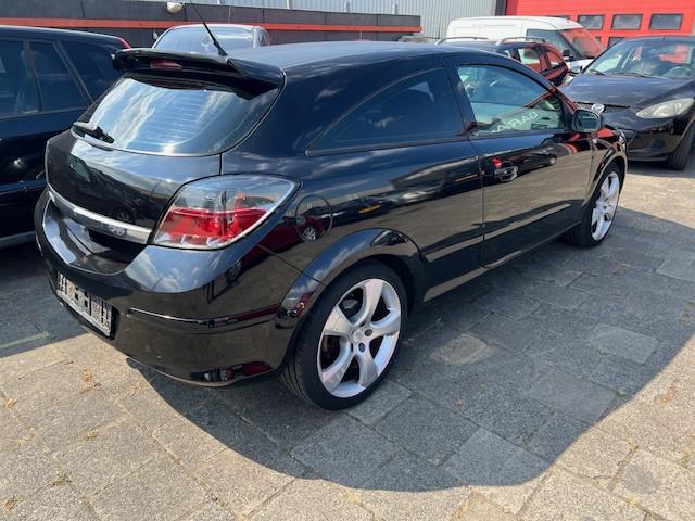 Opel Astra 1.6 GTC