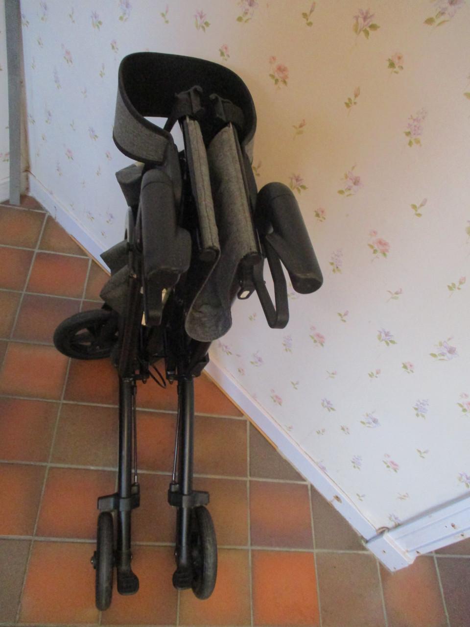 Prachtige Neptune rollator met rugband tas (hand / schoudertas)