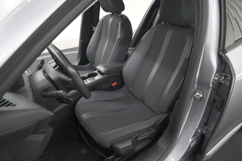 Peugeot 2008 puretech 130 blue lease allure | camera | navigatie | parkeers