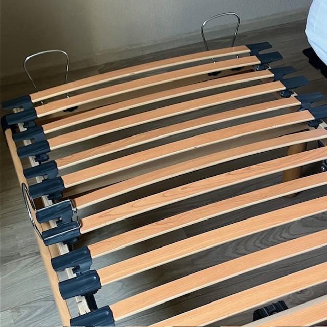 Bed met verstelbare lattenbodem ( direct beschikbaar )