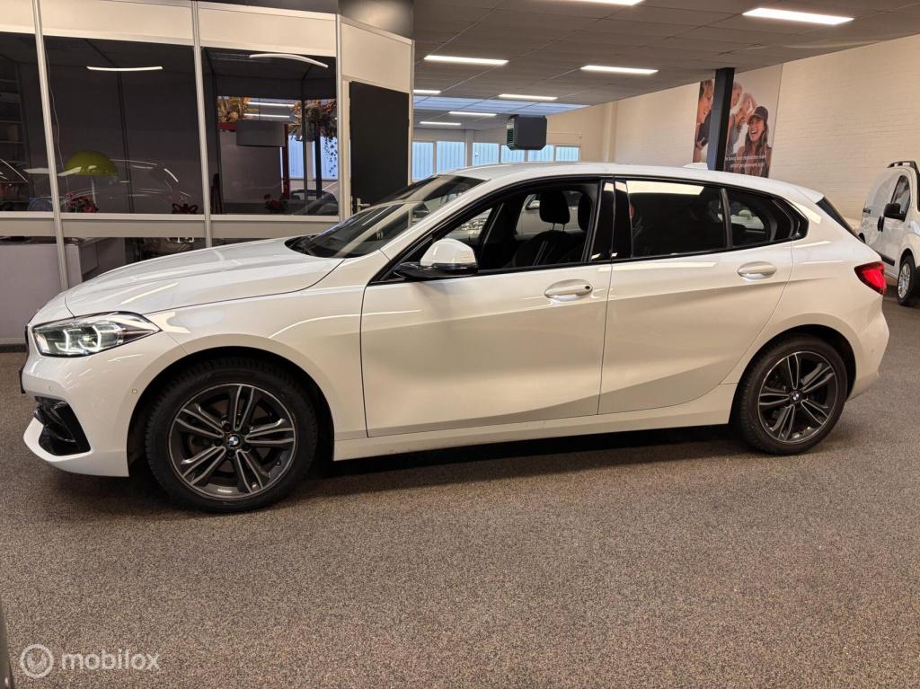 BMW 1 Serie 118i corporate lease sport navi camera
