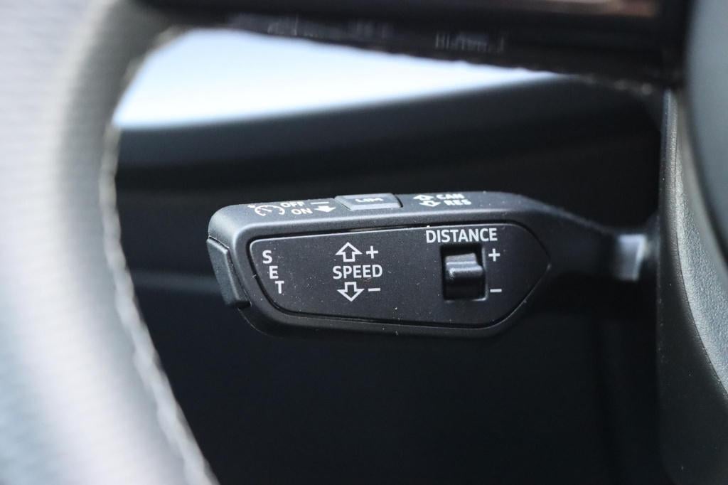 Audi A3 limousine 30 tfsi s edition 115pk s-tronic