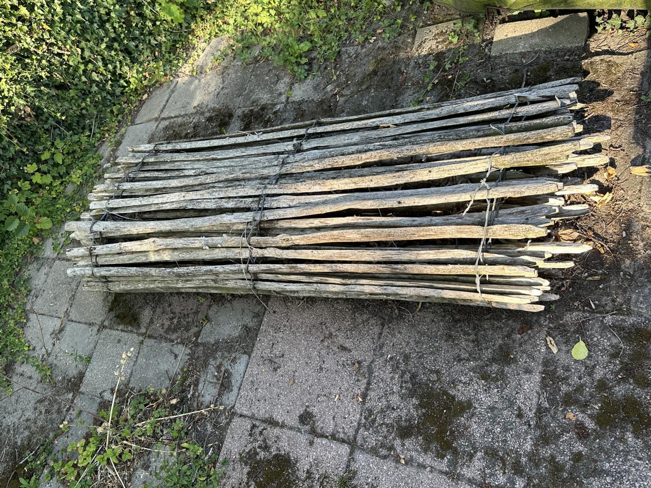 Schapenhek van ruim 9 meter lang en 1,80 meter hoog.