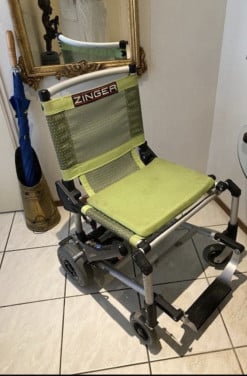 Inklapbare elektrische rolstoel