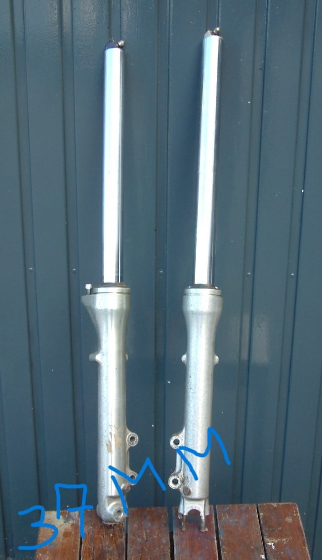 Voorvorken 35 mm clippon stuur  kroon stuk  benzine tank  honda boldor