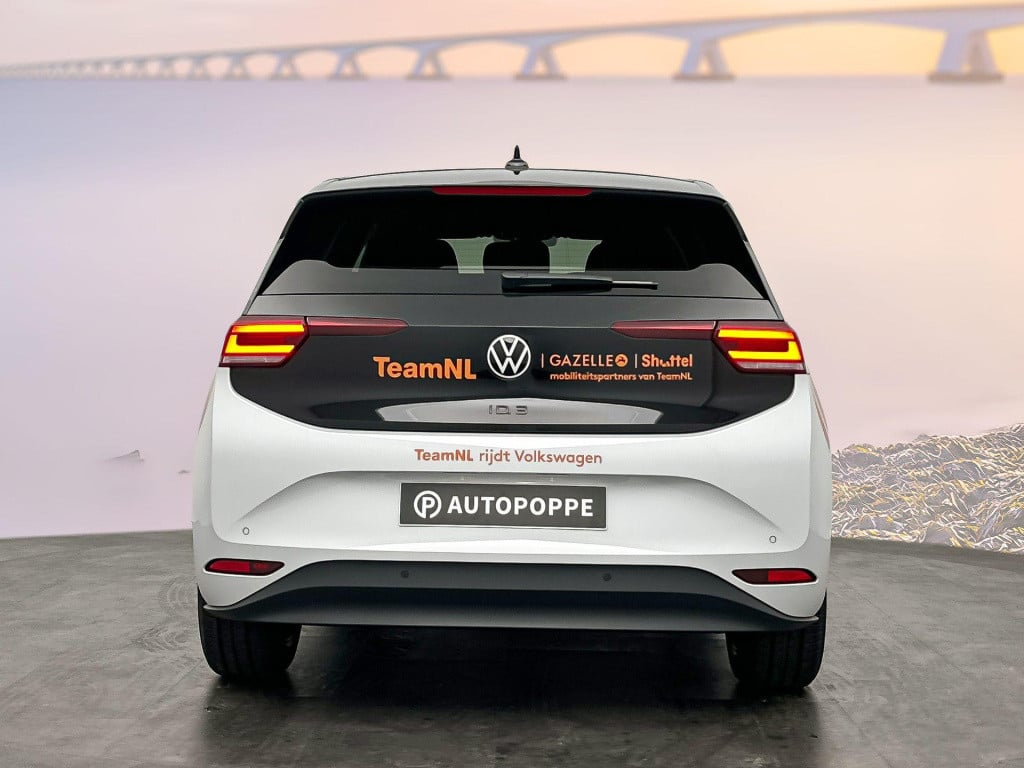 Volkswagen Id.3 black edition 52 kwh accu. 125 kw / 170 pk hatchba