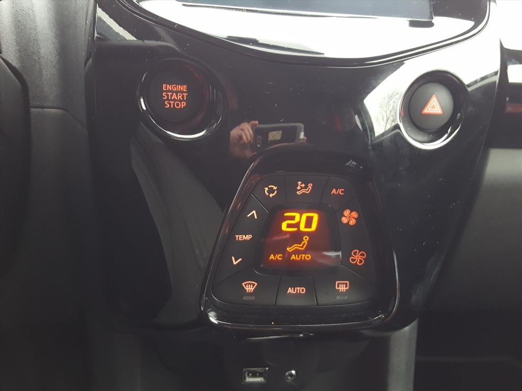 Peugeot 108 1.0 e-vti 72pk 3d allure navigatie via apple carplay & android 