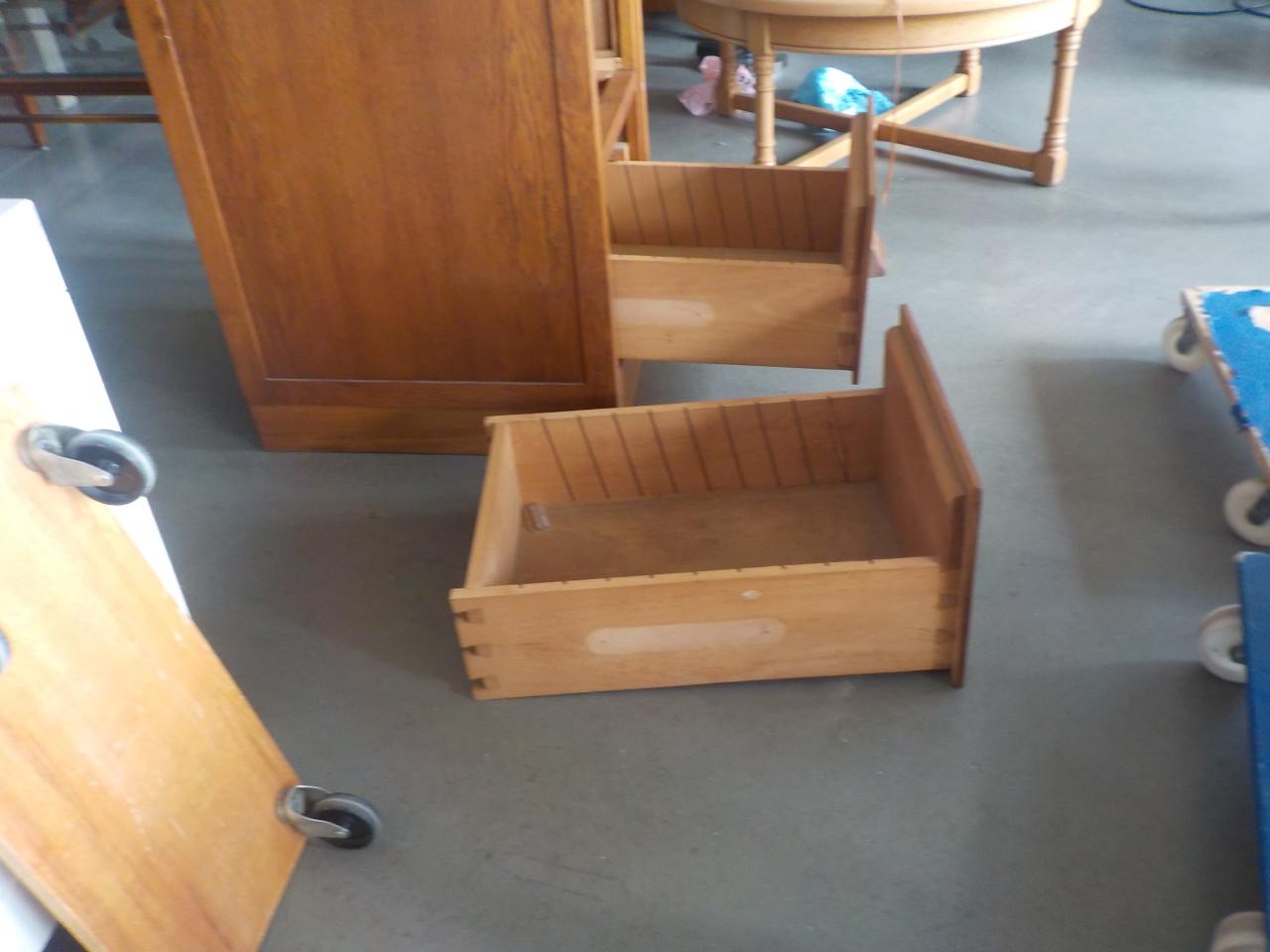 Teak houten ladenkast uit de jaren '60 zeer speciaal in zeer goede staat