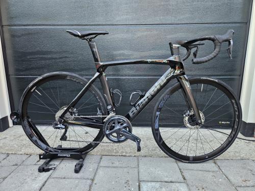 Bianchi Oltre XR4 Disc – Maat 53 – Shimano Ultegra Di2 – Prachtige staat!