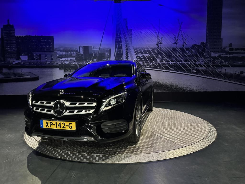 Mercedes-Benz Gla-klasse 180 business solution amg night upgrade *leer*stoe