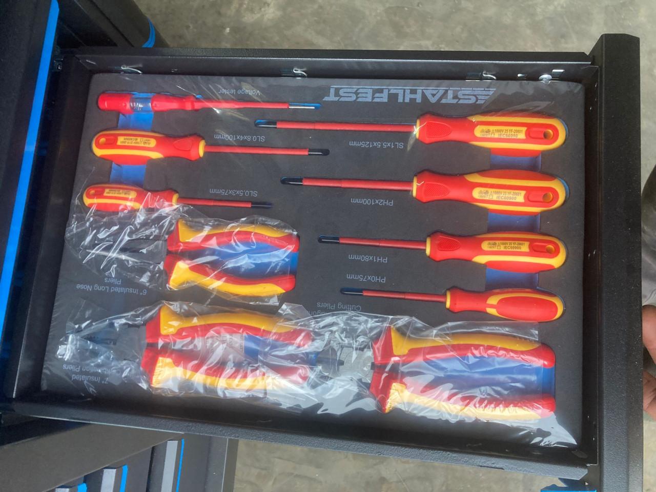 Gevulde gereedschapswagen Stahlfest