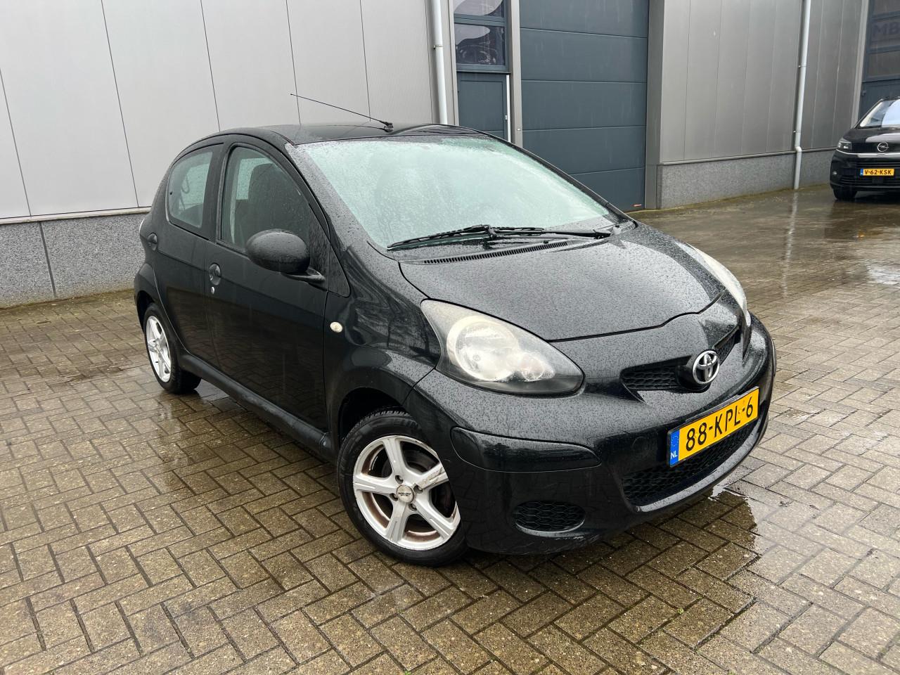 Toyota Aygo 1.0-12V Acces 122.868KM Jaar apk