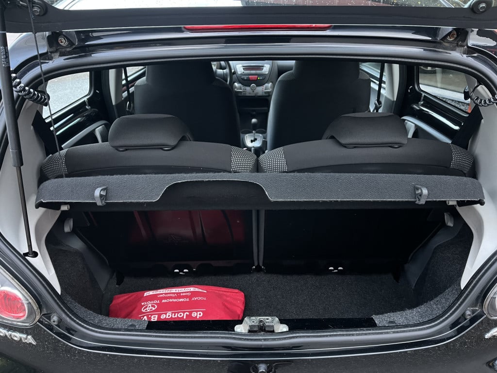 Toyota Aygo 1.0-12v comfort 5-deurs | automaat | park. sensoren | lichtmeta